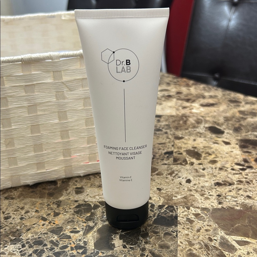 White Foaming Face Cleanser